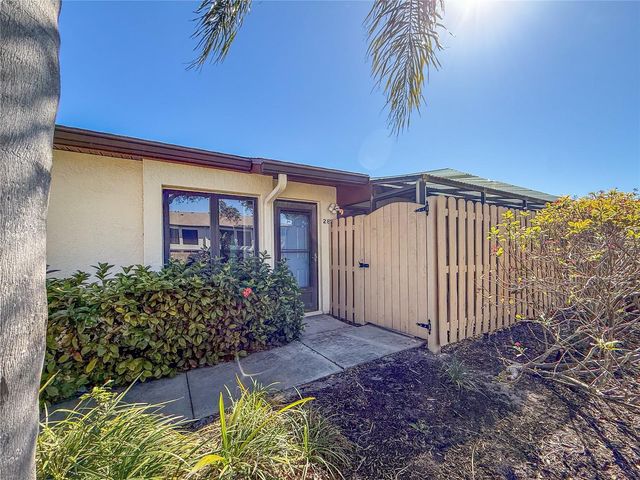 2824 72ND STREET COURT W, Bradenton, FL 34209