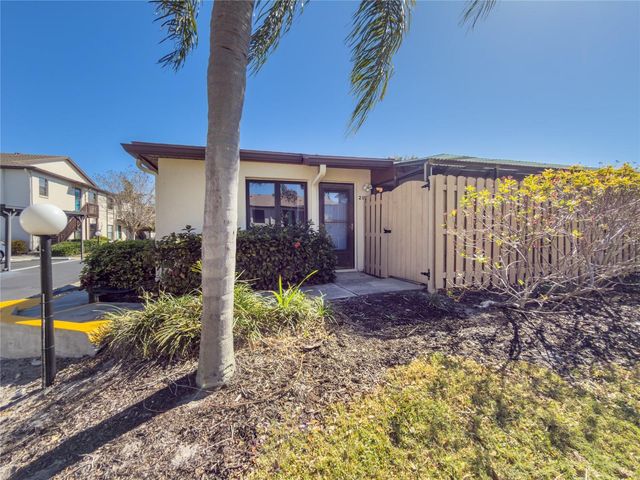 2824 72ND STREET COURT W, Bradenton, FL 34209