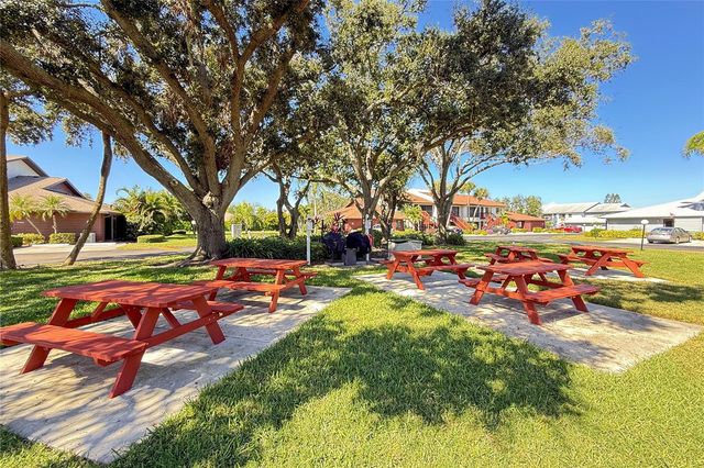 2824 72ND STREET COURT W, Bradenton, FL 34209