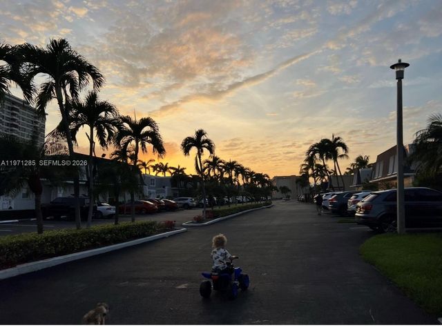 2308 NE 7th St 29, Hallandale Beach, FL 33009