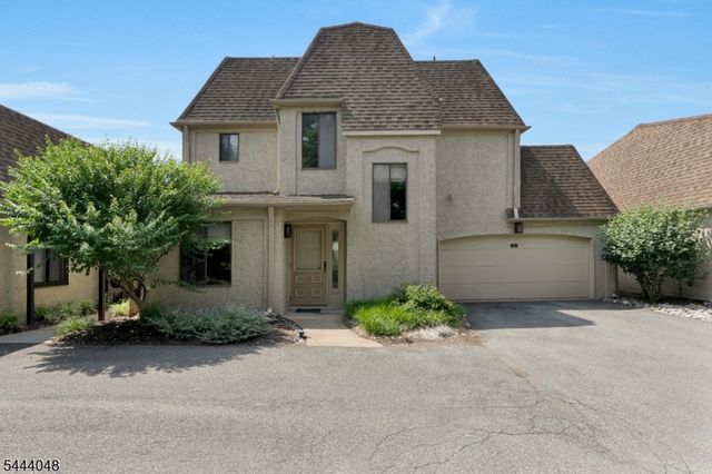 12 Carriage Pl, Edison Twp., NJ 08820