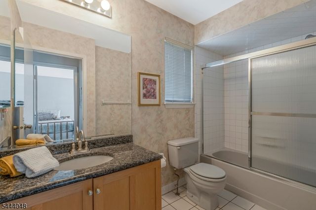 12 Carriage Pl, Edison Twp., NJ 08820