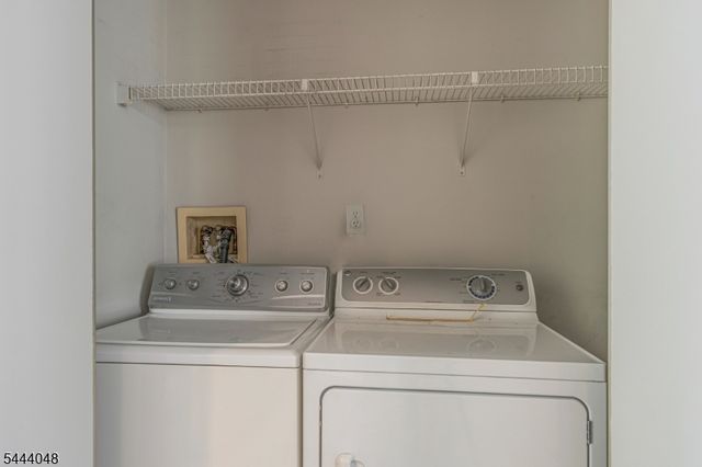12 Carriage Pl, Edison Twp., NJ 08820