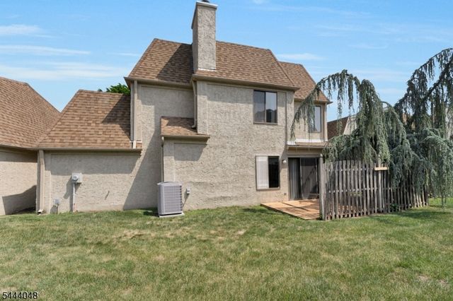 12 Carriage Pl, Edison Twp., NJ 08820