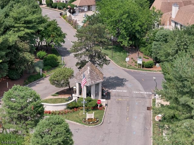 12 Carriage Pl, Edison Twp., NJ 08820