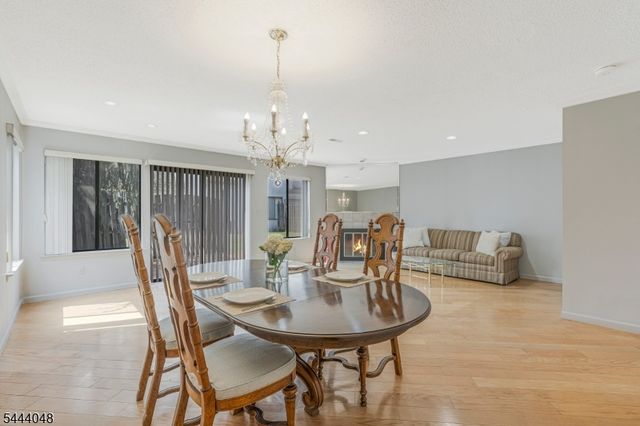 12 Carriage Pl, Edison Twp., NJ 08820