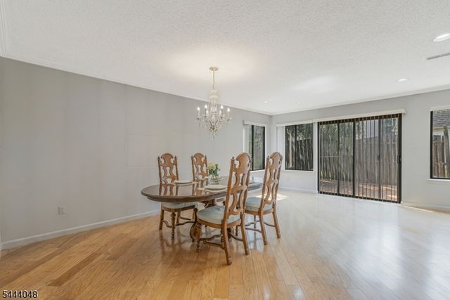 12 Carriage Pl, Edison Twp., NJ 08820