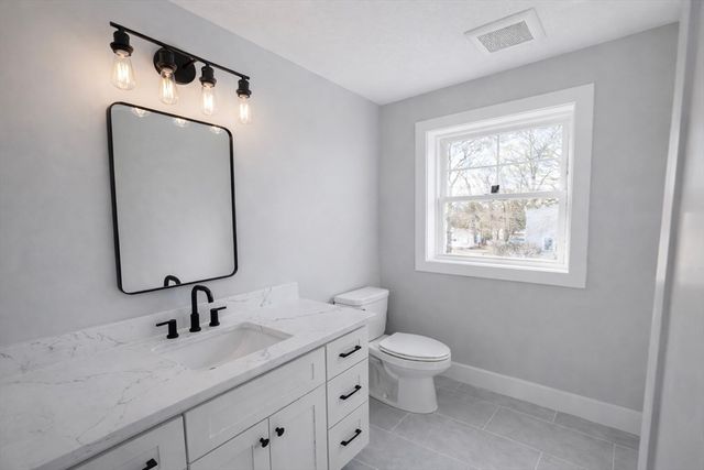 811 Main St 1, Tewksbury, MA 01876