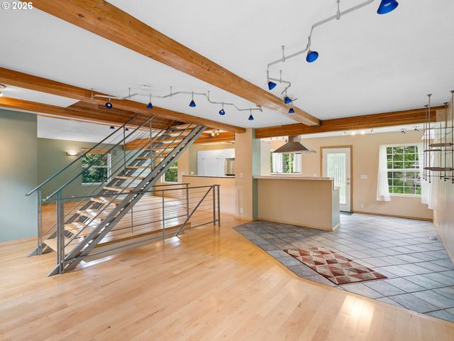 3915 Sw POMONA St, Portland, OR 97219