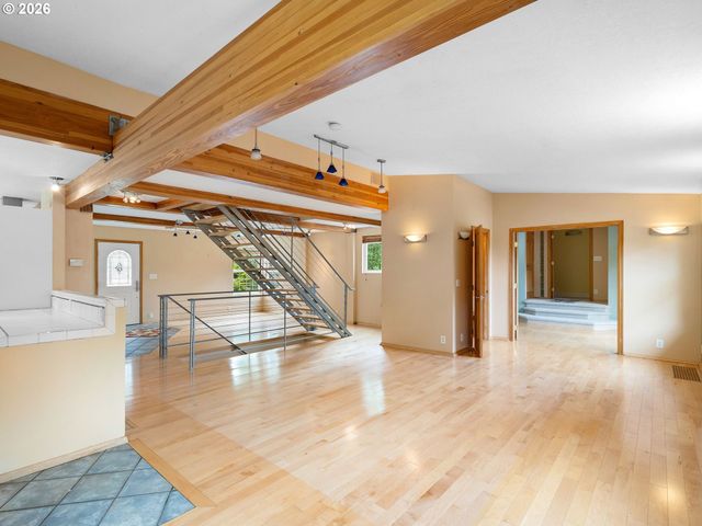 3915 Sw POMONA St, Portland, OR 97219