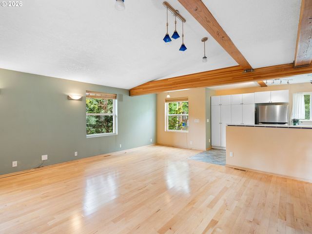 3915 Sw POMONA St, Portland, OR 97219