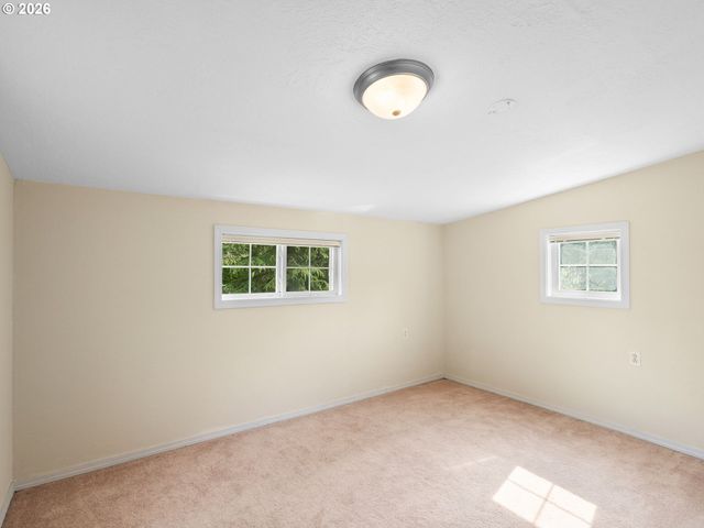 3915 Sw POMONA St, Portland, OR 97219