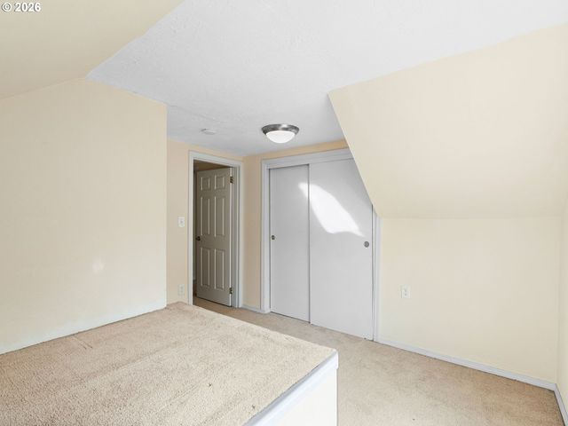 3915 Sw POMONA St, Portland, OR 97219