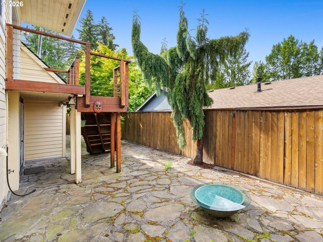 3915 Sw POMONA St, Portland, OR 97219