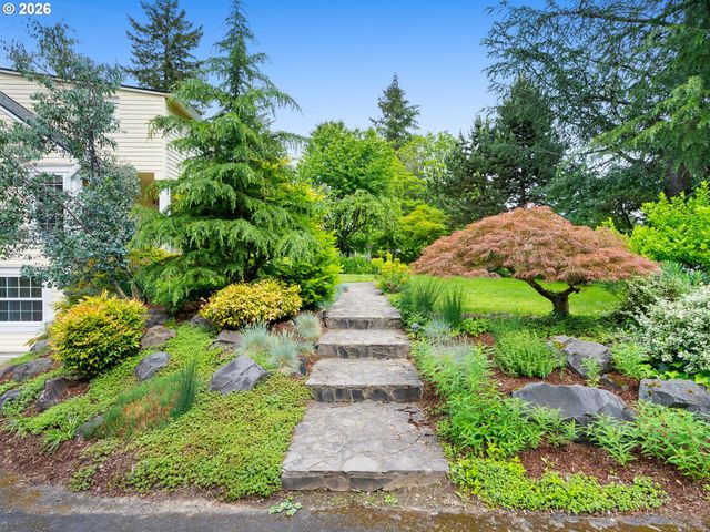 3915 Sw POMONA St, Portland, OR 97219