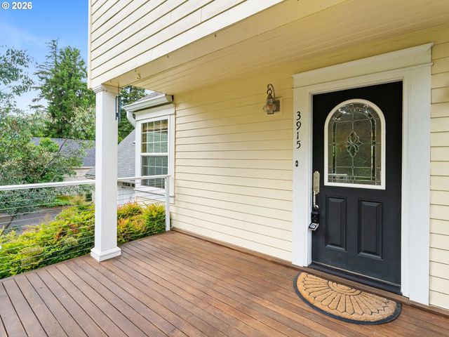 3915 Sw POMONA St, Portland, OR 97219