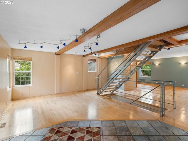 3915 Sw POMONA St, Portland, OR 97219