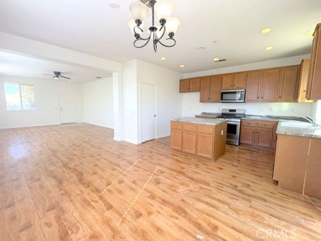 9225 Cattail Lane, Fontana, CA 92335