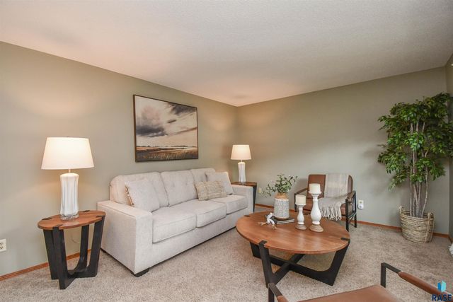 4311 W Mesa Pass Pass, Sioux Falls, SD 57106