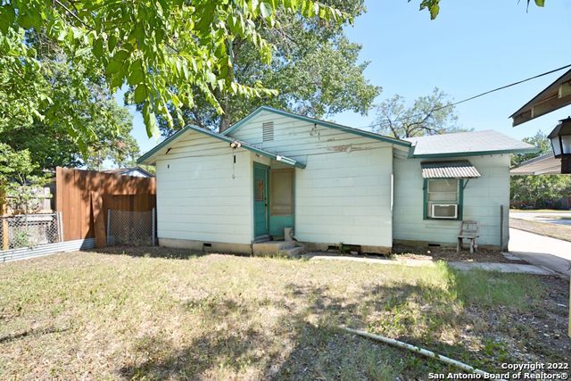 730 ROOSEVELT ST, New Braunfels, TX 78130
