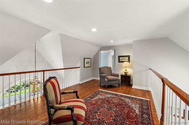 4875 Old Orchard Trail, Orchard Lake, MI 48324