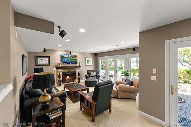 4875 Old Orchard Trail, Orchard Lake, MI 48324