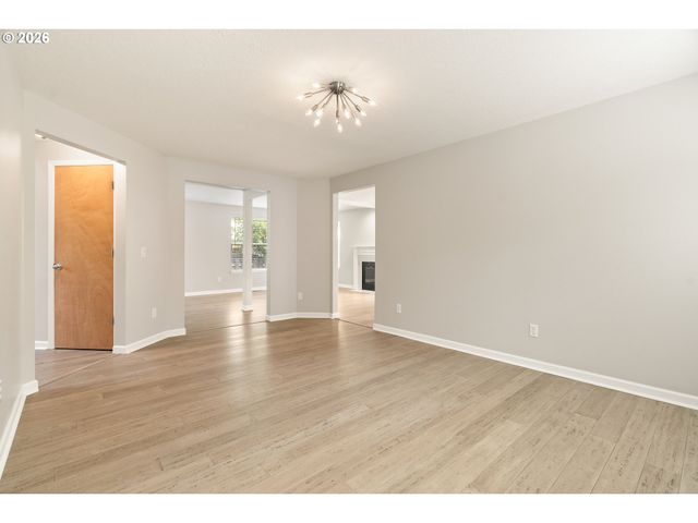 10805 Sw 106TH Ave, Portland, OR 97223