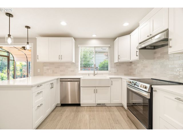 10805 Sw 106TH Ave, Portland, OR 97223