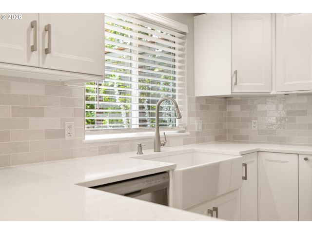 10805 Sw 106TH Ave, Portland, OR 97223