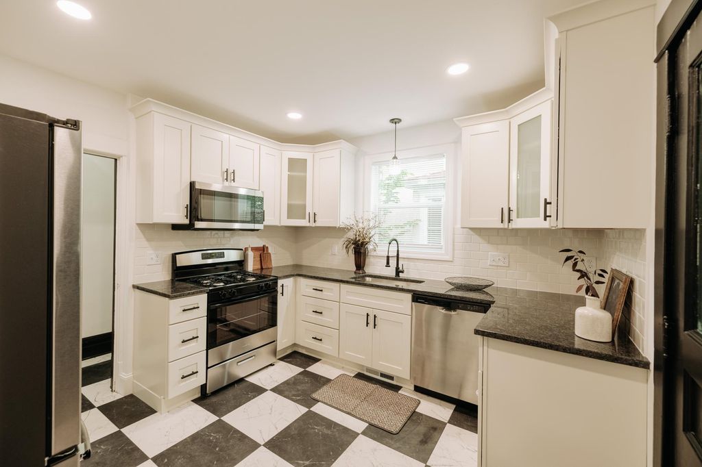 3445 4th Avenue S, Minneapolis, MN 55408