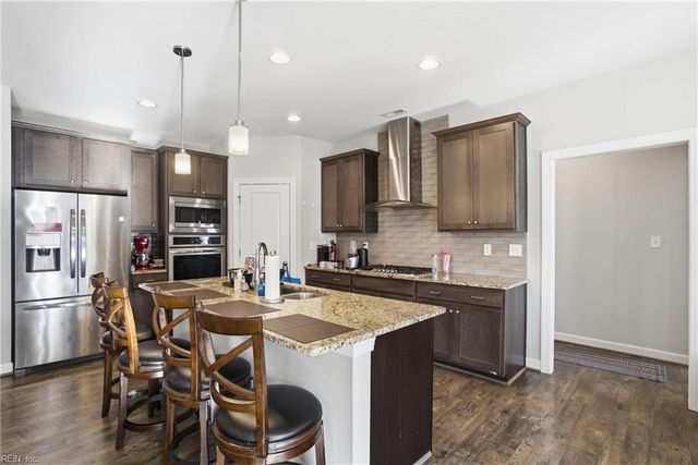 109 Green CT, Carrollton, VA 23314