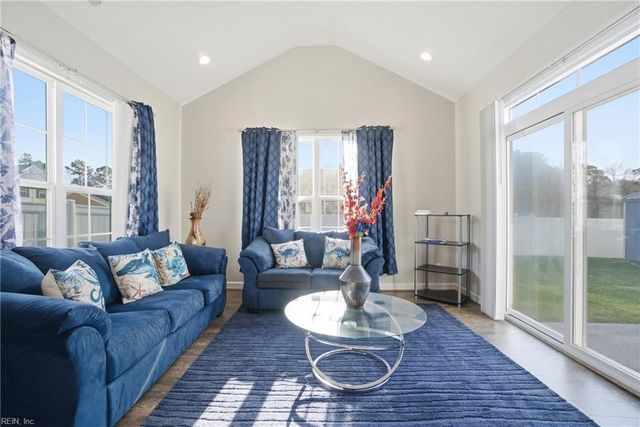 109 Green CT, Carrollton, VA 23314