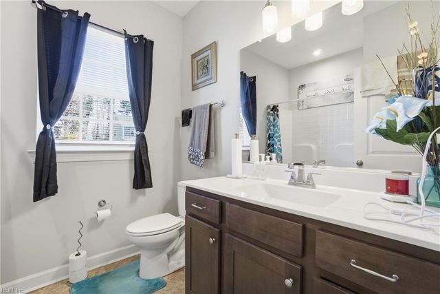 109 Green CT, Carrollton, VA 23314