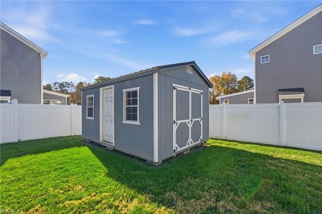 109 Green CT, Carrollton, VA 23314