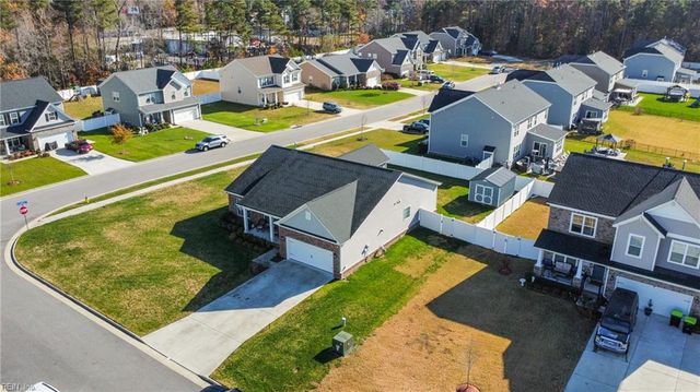 109 Green CT, Carrollton, VA 23314