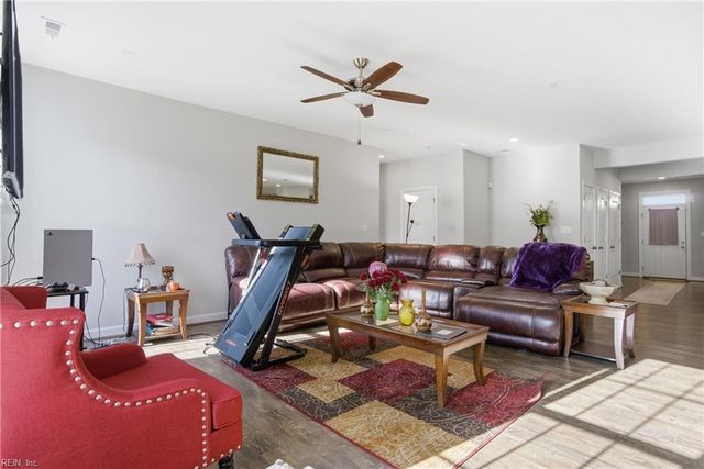 109 Green CT, Carrollton, VA 23314