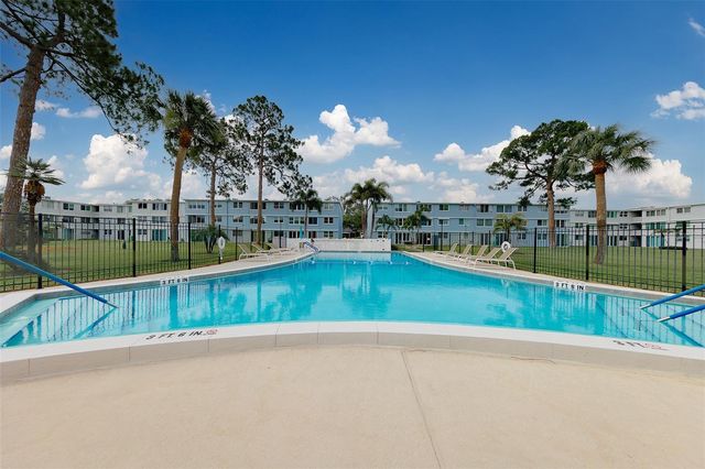 4715 BAY STREET NE 132, St Petersburg, FL 33703