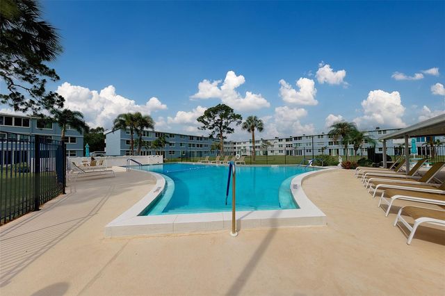 4715 BAY STREET NE 132, St Petersburg, FL 33703