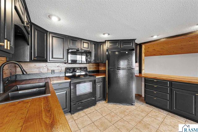 1234 Baker Bay Road, Kasota, MN 56050