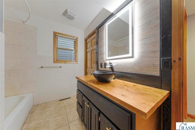 1234 Baker Bay Road, Kasota, MN 56050