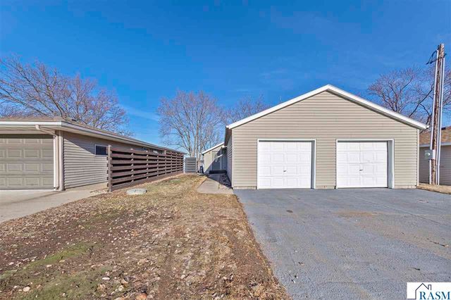 1234 Baker Bay Road, Kasota, MN 56050