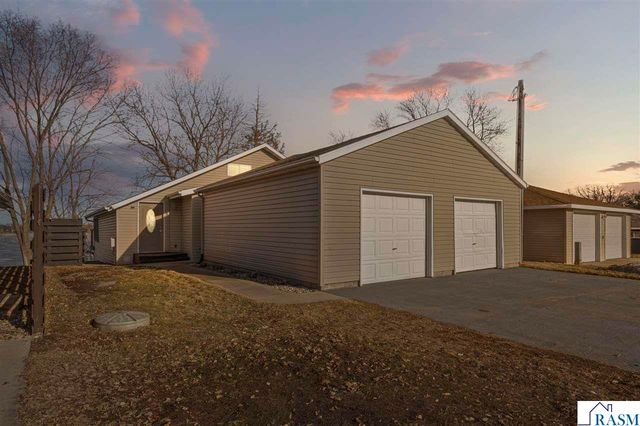 1234 Baker Bay Road, Kasota, MN 56050