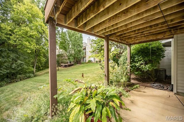 1706 Ridgeview Circle Drive, Ballwin, MO 63021