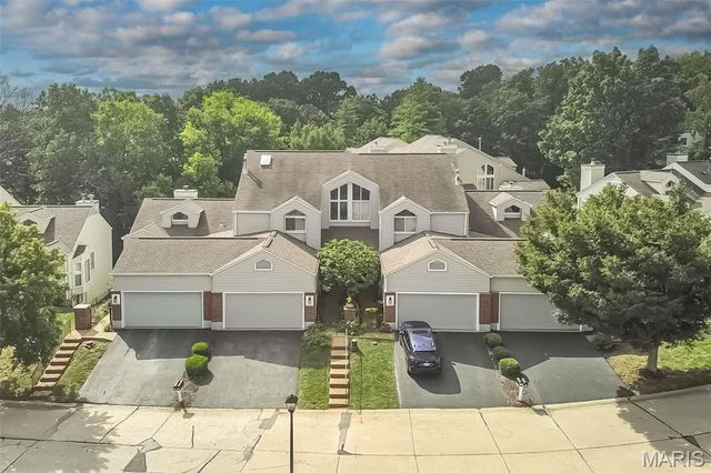 1706 Ridgeview Circle Drive, Ballwin, MO 63021