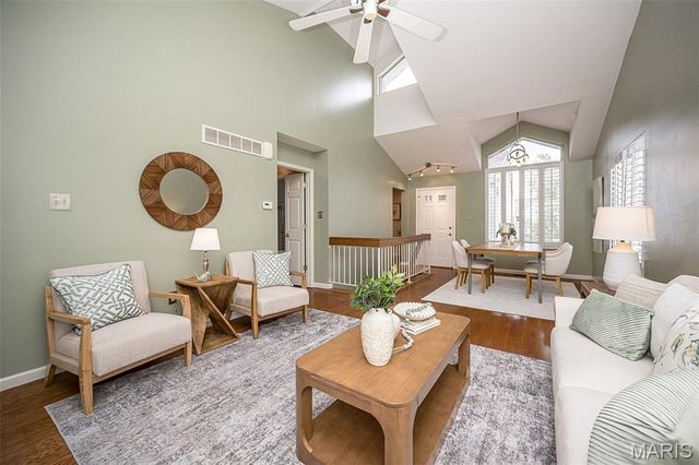 1706 Ridgeview Circle Drive, Ballwin, MO 63021
