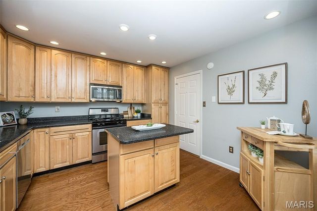 1706 Ridgeview Circle Drive, Ballwin, MO 63021