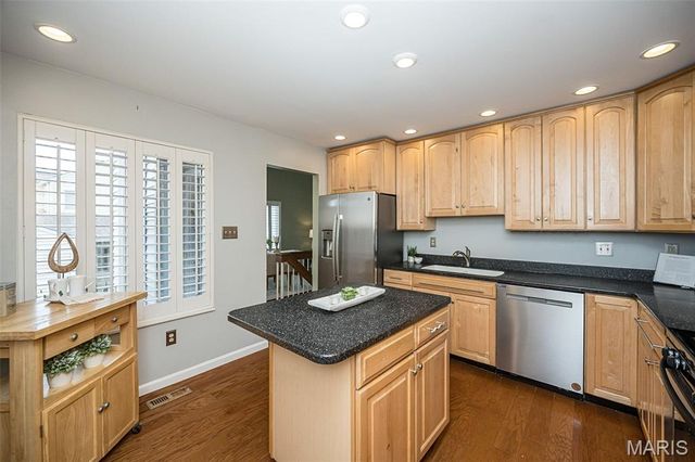 1706 Ridgeview Circle Drive, Ballwin, MO 63021