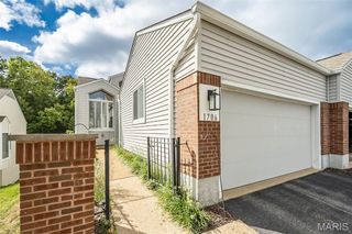 1706 Ridgeview Circle Drive, Ballwin, MO 63021