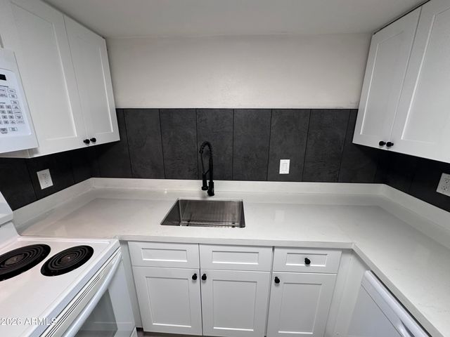 2690 N 43RD Avenue C, Phoenix, AZ 85009