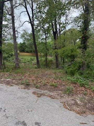 N Hilltop Circle, Rogers, AR 72756